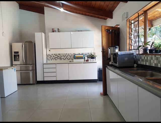 5 BEDROOM FREESTANDING FOR SALE IN CLANSTHAL